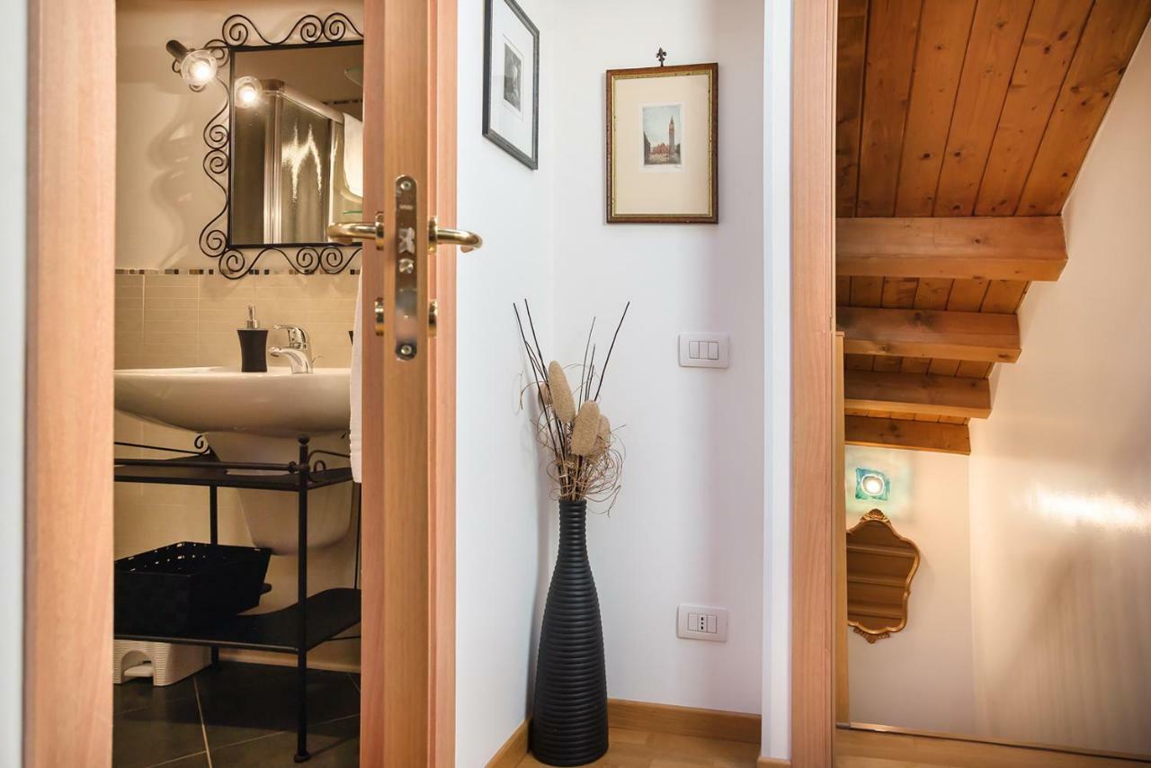 Duplex At The Entrance To Venice 2 Bathroom And Terrace Exterior photo